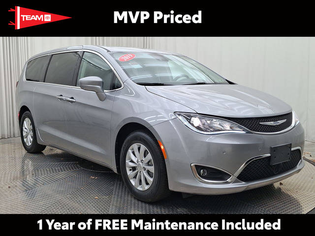 2019 Chrysler Pacifica Minivan Touring Plus FWD photo