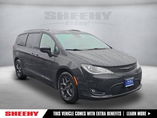 2019 Chrysler Pacifica Minivan Touring L FWD photo