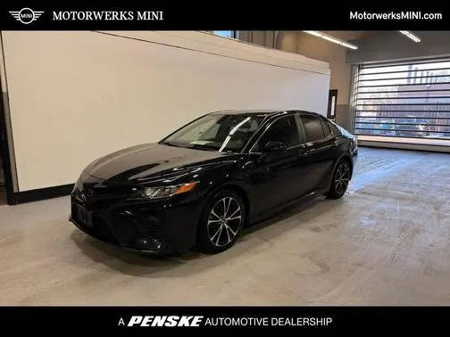 2019 Toyota Camry SE FWD photo