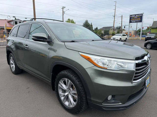 2016 Toyota Highlander LE Plus AWD photo