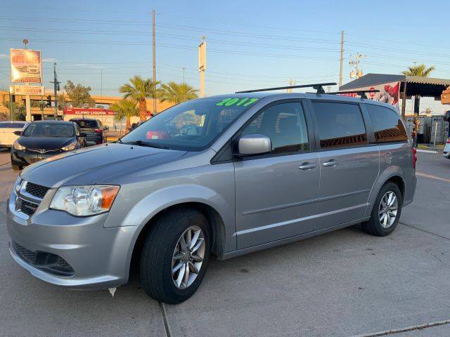 2017 Dodge Grand Caravan SE Plus FWD photo