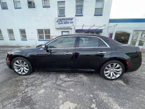 2018 Chrysler 300 Limited RWD photo