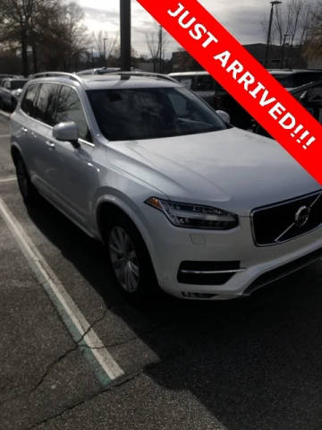 2016 Volvo XC90 T6 Momentum AWD photo