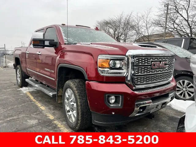 2019 GMC Sierra 2500HD Denali 4WD photo