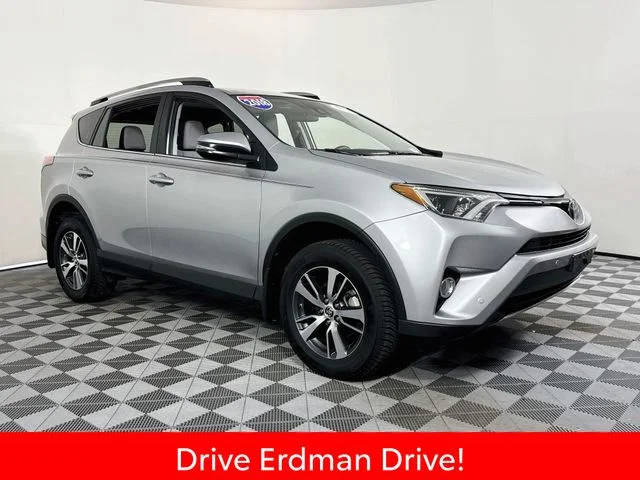 2018 Toyota RAV4 XLE AWD photo