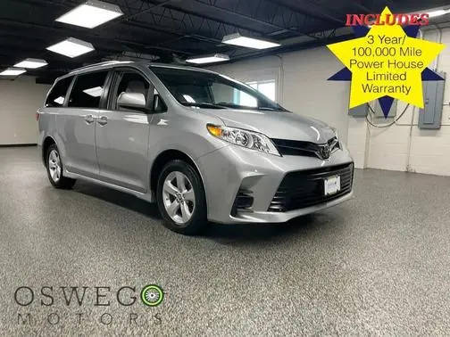 2019 Toyota Sienna LE FWD photo