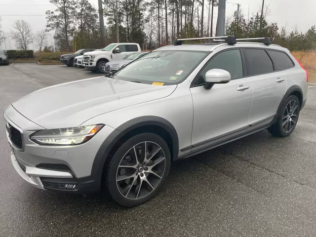 2018 Volvo V90 Cross Country  AWD photo