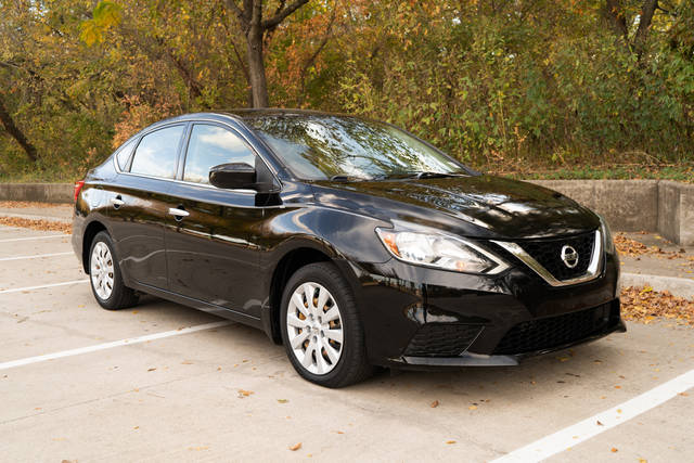 2019 Nissan Sentra S FWD photo