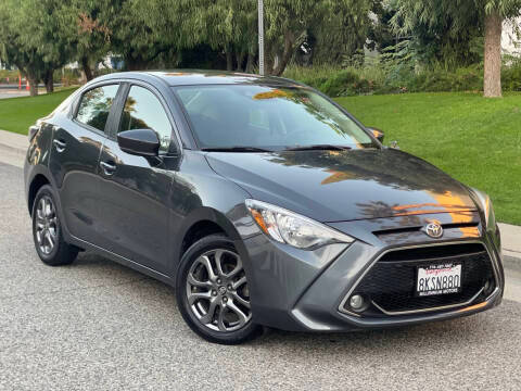 2019 Toyota Yaris LE FWD photo