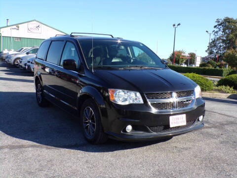 2017 Dodge Grand Caravan SXT FWD photo