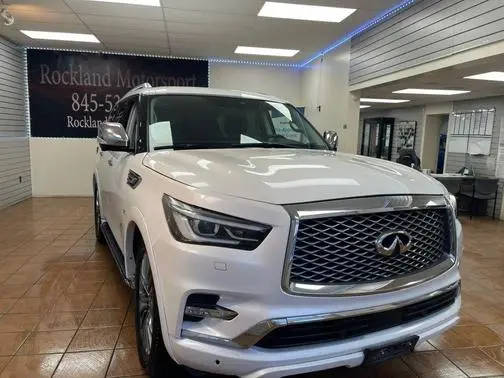 2018 Infiniti QX80  4WD photo