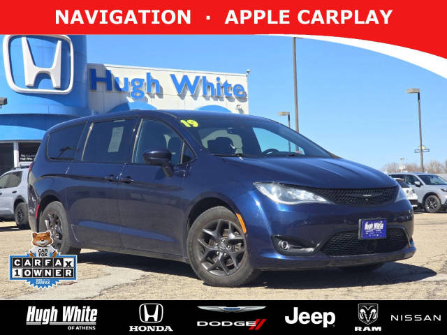 2019 Chrysler Pacifica Minivan Touring Plus FWD photo