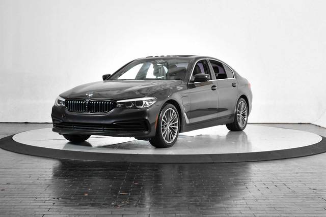2019 BMW 5 Series 530e iPerformance RWD photo