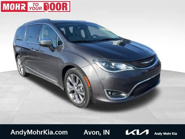 2019 Chrysler Pacifica Minivan Limited FWD photo