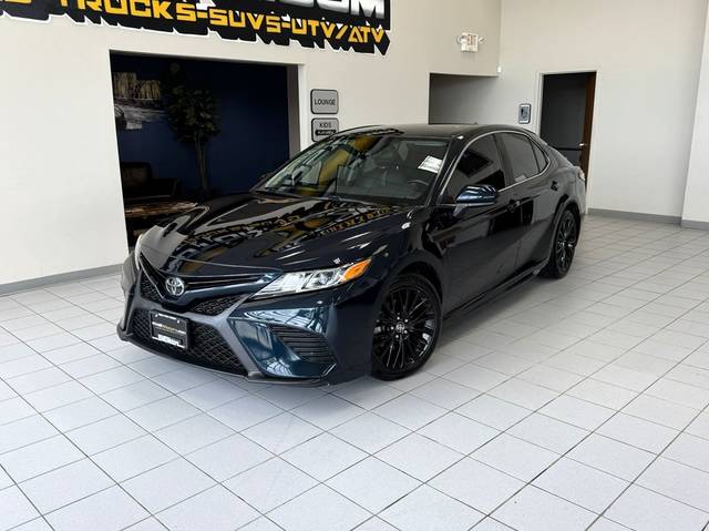 2019 Toyota Camry SE FWD photo