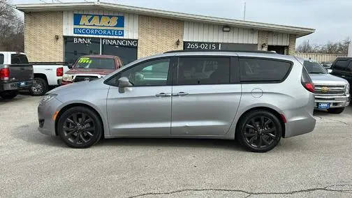 2019 Chrysler Pacifica Minivan Touring Plus FWD photo