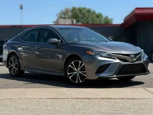 2019 Toyota Camry SE FWD photo