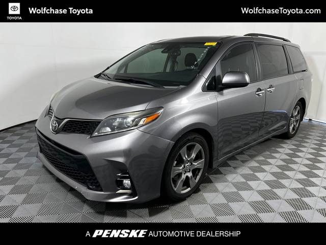 2019 Toyota Sienna SE Premium FWD photo