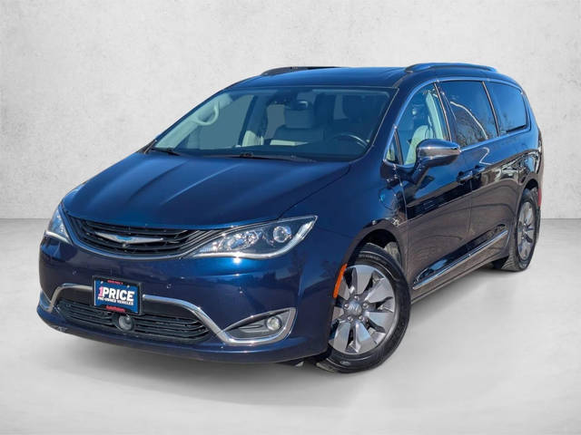 2019 Chrysler Pacifica Minivan Hybrid Limited FWD photo