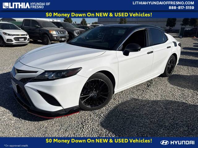 2019 Toyota Camry SE FWD photo