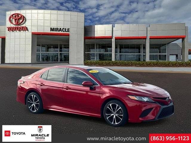 2019 Toyota Camry SE FWD photo