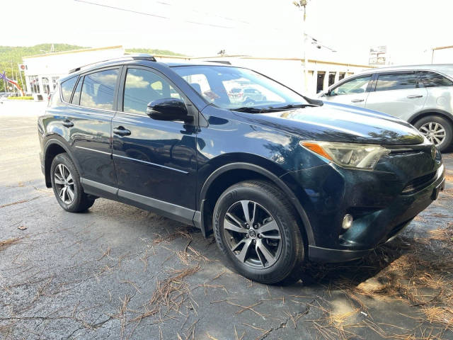 2018 Toyota RAV4 XLE AWD photo