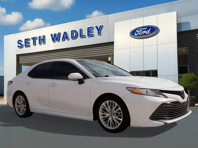2019 Toyota Camry XLE FWD photo