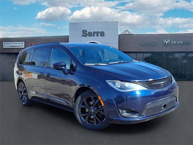 2019 Chrysler Pacifica Minivan Touring L Plus FWD photo
