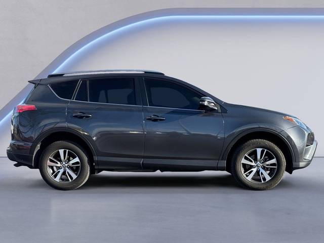 2018 Toyota RAV4 XLE FWD photo