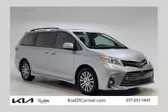 2019 Toyota Sienna XLE FWD photo