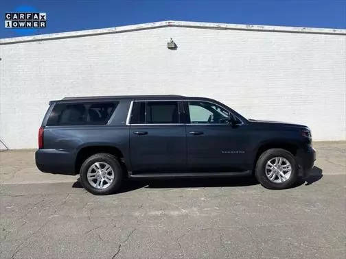 2019 Chevrolet Suburban LT 4WD photo