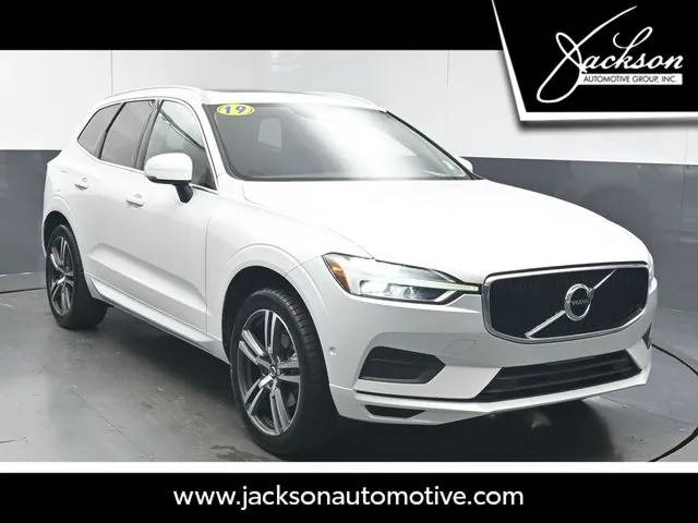 2019 Volvo XC60 Momentum FWD photo