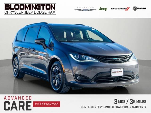 2019 Chrysler Pacifica Minivan Hybrid Limited FWD photo