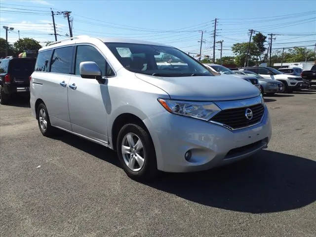 2017 Nissan Quest SV FWD photo