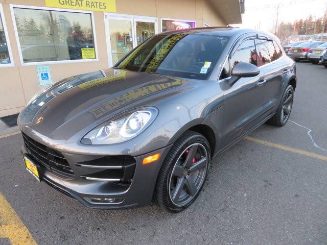 2016 Porsche Macan Turbo AWD photo