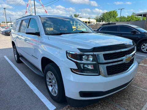 2018 Chevrolet Suburban LT 4WD photo