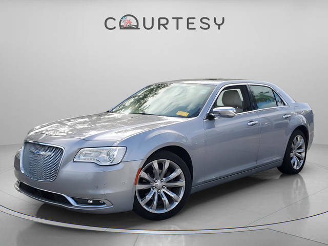2018 Chrysler 300 Limited RWD photo
