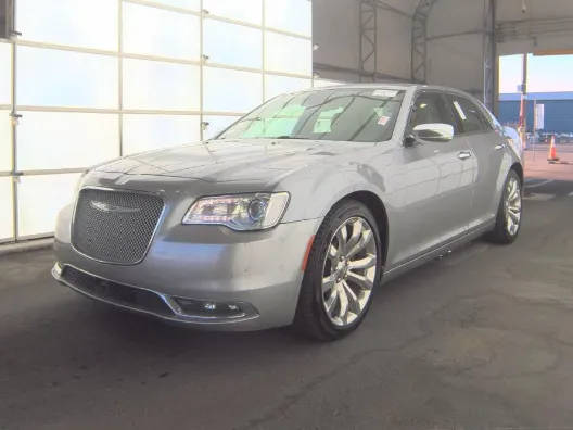 2018 Chrysler 300 Limited RWD photo