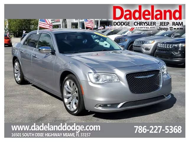 2017 Chrysler 300 300C RWD photo