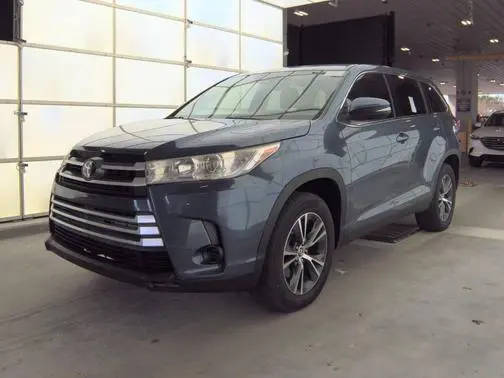 2019 Toyota Highlander LE FWD photo