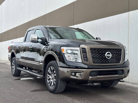 2019 Nissan Titan XD Platinum Reserve 4WD photo