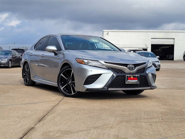 2019 Toyota Camry XSE FWD photo