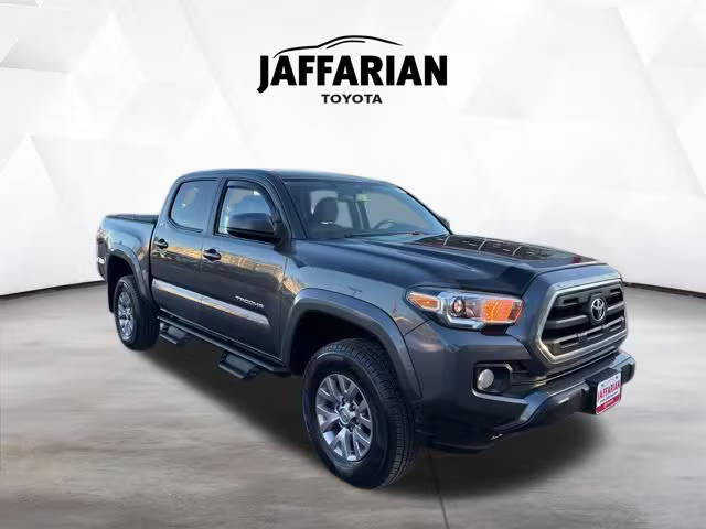 2017 Toyota Tacoma SR5 4WD photo