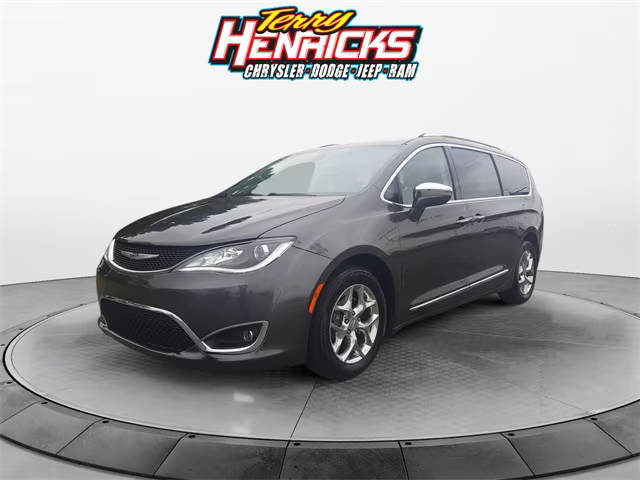 2019 Chrysler Pacifica Minivan Limited FWD photo