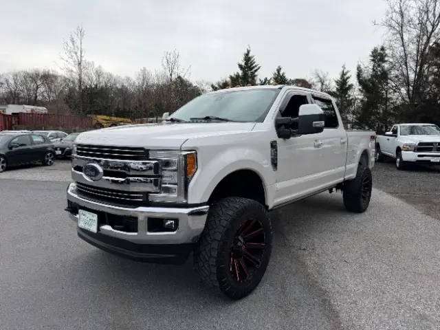 2019 Ford F-250 Super Duty LARIAT 4WD photo
