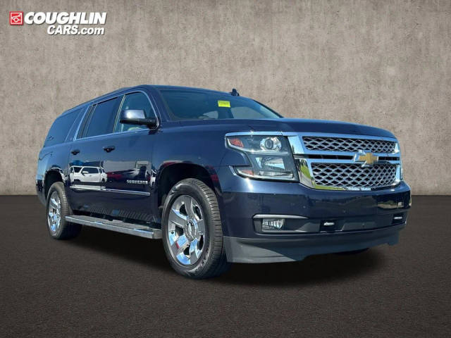 2019 Chevrolet Suburban LT 4WD photo