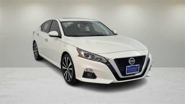 2019 Nissan Altima 2.5 Platinum FWD photo