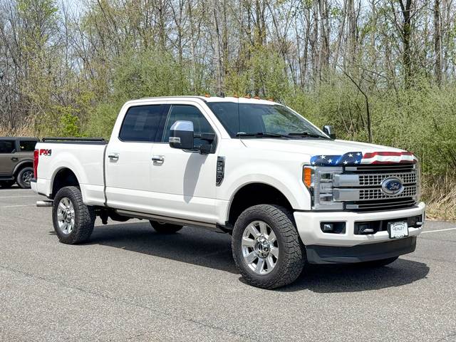 2019 Ford F-250 Super Duty Platinum 4WD photo