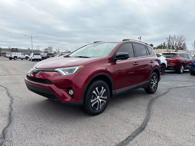 2018 Toyota RAV4 LE FWD photo