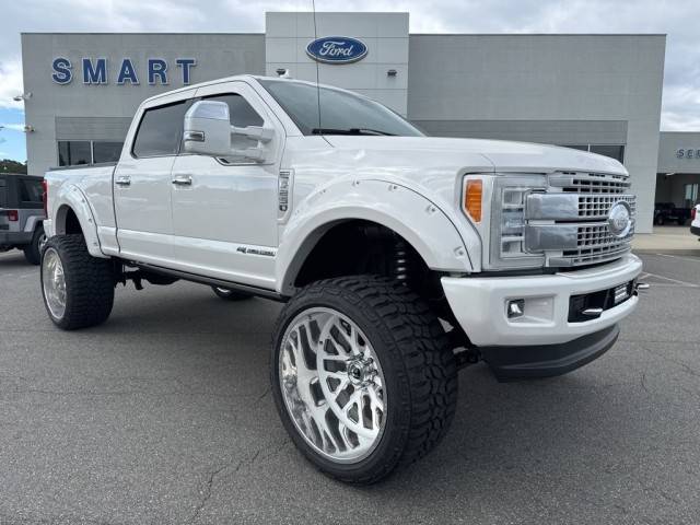 2019 Ford F-250 Super Duty Platinum 4WD photo